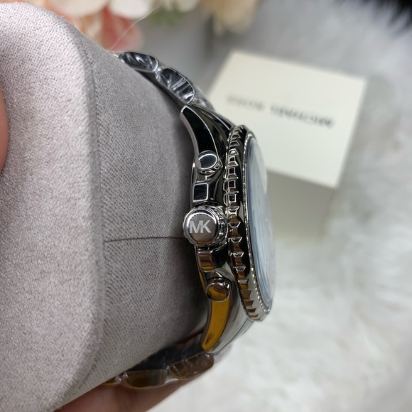 Michael kors watch - Picture 3 of 4